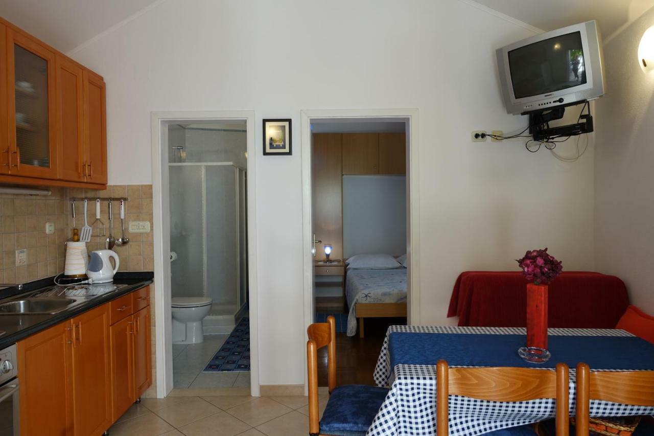 Apartments Ivic Бол Номер фото